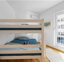 2 bedroom apartment with pool in Okrug Gornji on Ciovo Island, sleeps 6